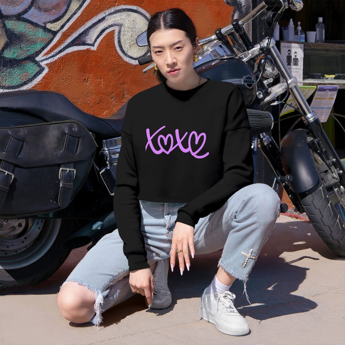 Felpa corta da donna comoda con motivo a baci, top corto casual, abbigliamento da strada alla moda, perfetta come regalo, San Valentino, moda autunnale
